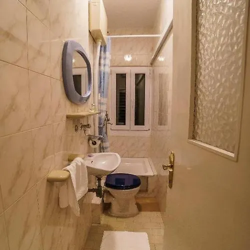 Central Beach Apartament Split